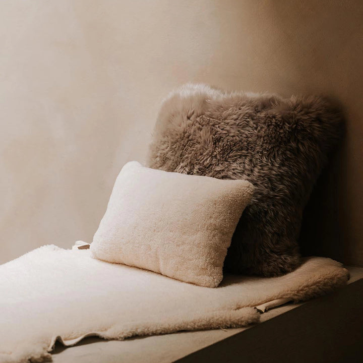 Kussen van merinowol curley wool ecru 43x28 thumbnail 1