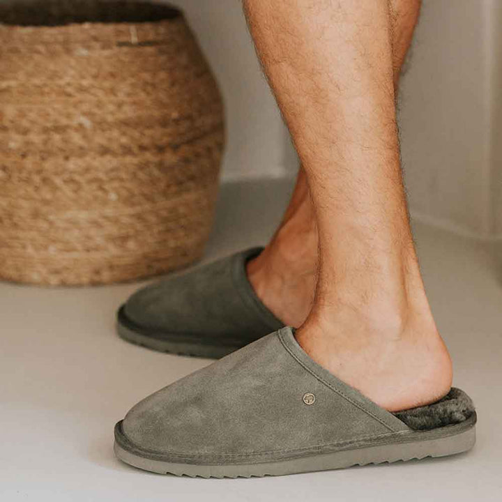 Classic unisex suède olive thumbnail 1